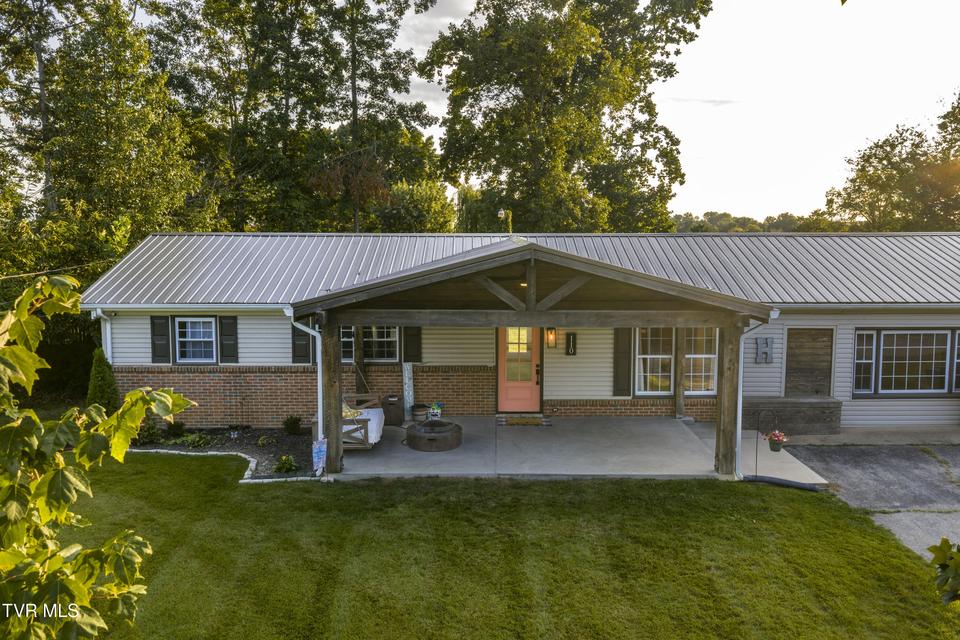 Photo #50: 110 Hopeville Avenue