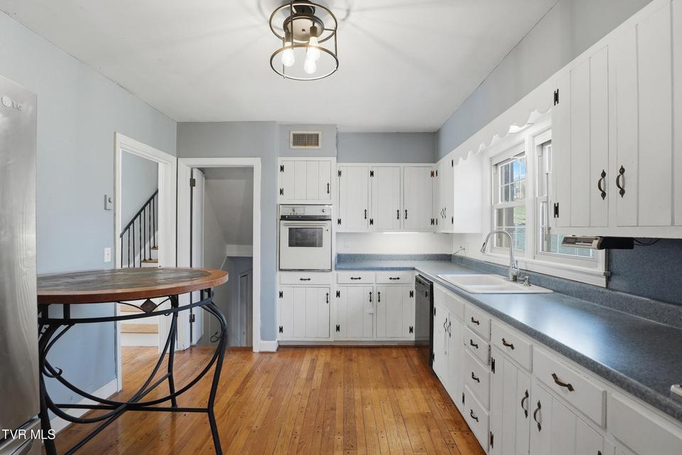 Photo #10: 103 Sherwood Drive