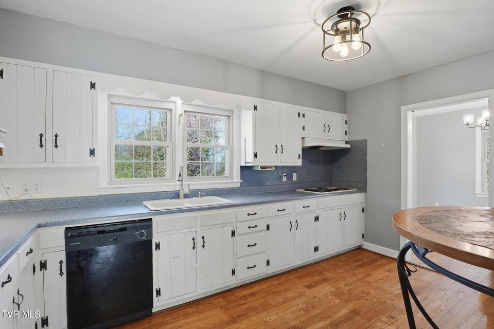 Photo #11: 103 Sherwood Drive