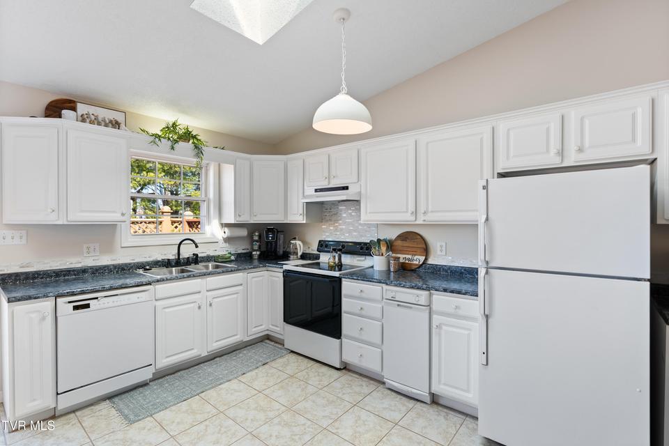 Photo #24: 101 Crestview Drive