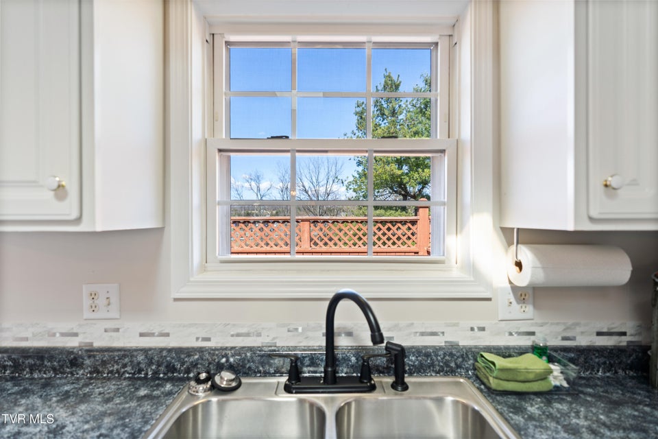 Photo #26: 101 Crestview Drive