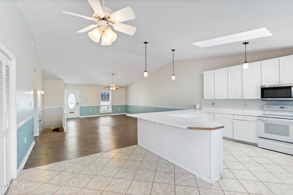 Photo #46: 101 Crestview Drive