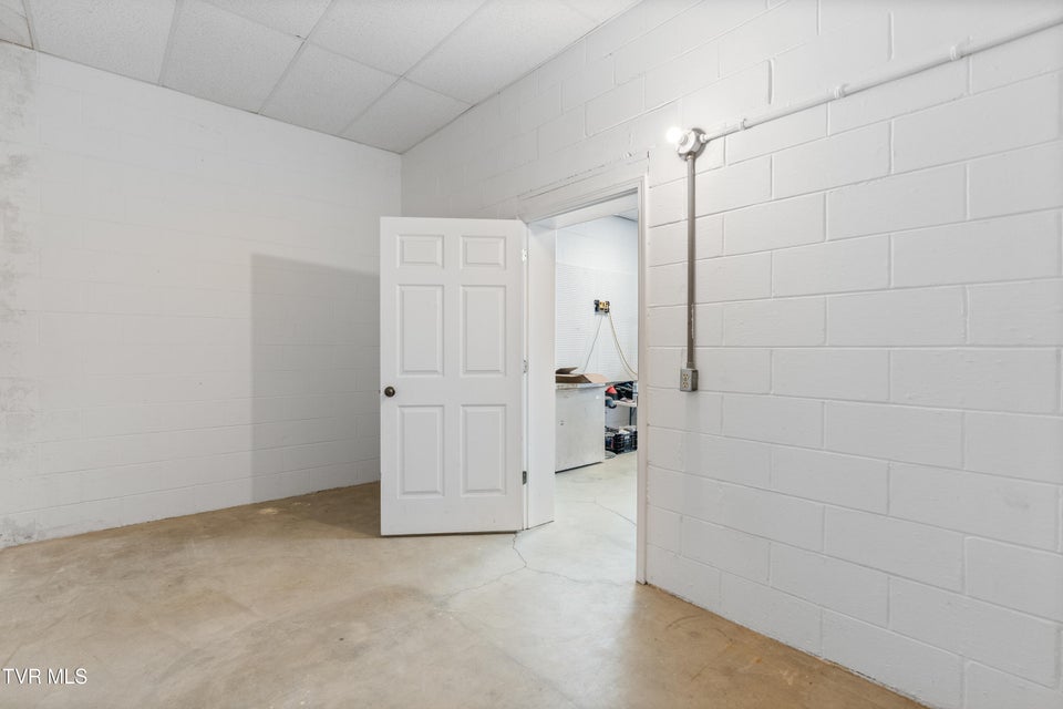 Photo #63: 101 Crestview Drive