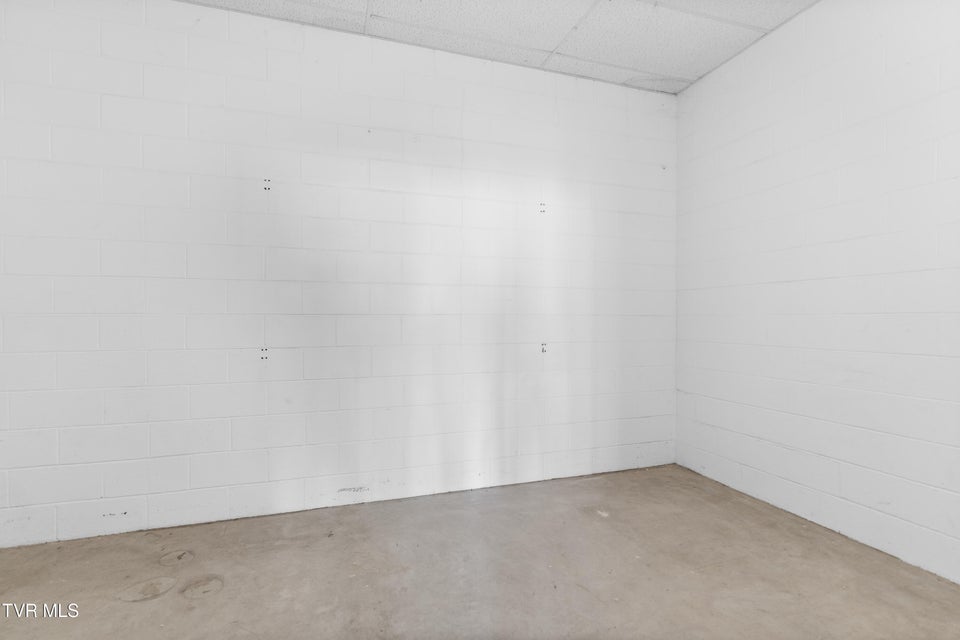 Photo #65: 101 Crestview Drive