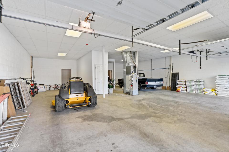 Photo #67: 101 Crestview Drive