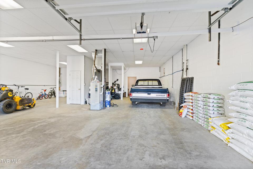 Photo #68: 101 Crestview Drive