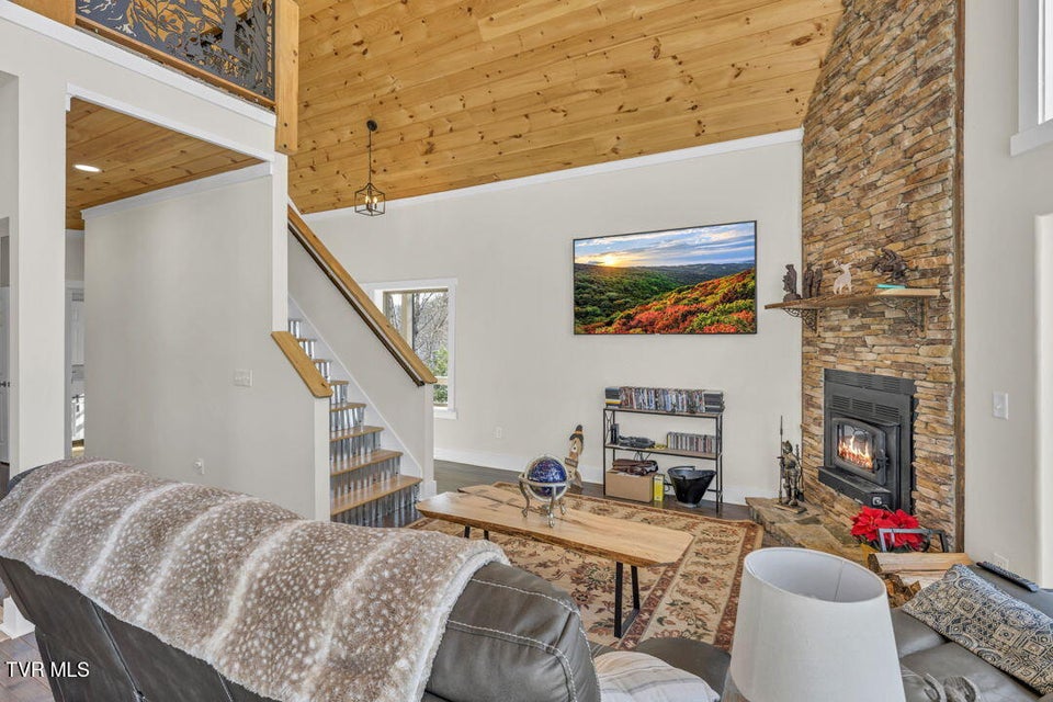 Photo #11: 550 Ridgeview Drive