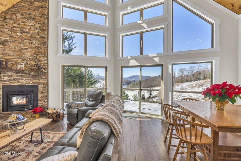 Photo #12: 550 Ridgeview Drive