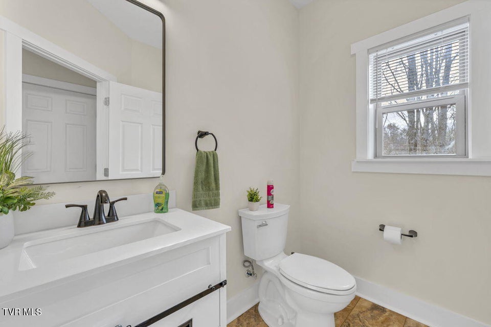 Photo #21: 550 Ridgeview Drive
