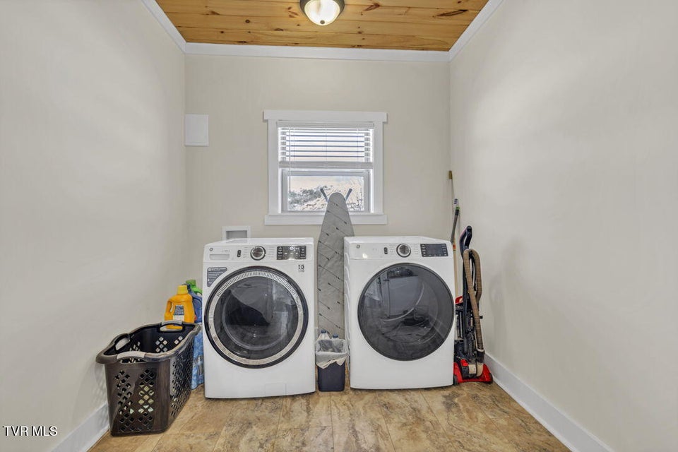 Photo #31: 550 Ridgeview Drive