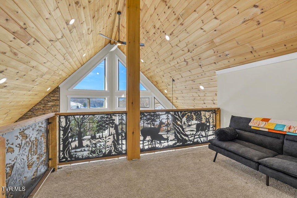 Photo #33: 550 Ridgeview Drive
