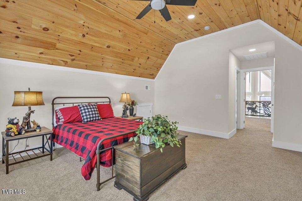 Photo #38: 550 Ridgeview Drive