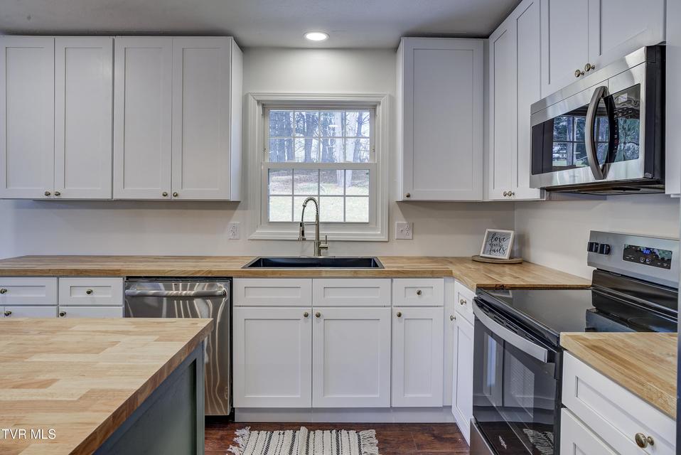 Photo #9: 3017 Winesap Road