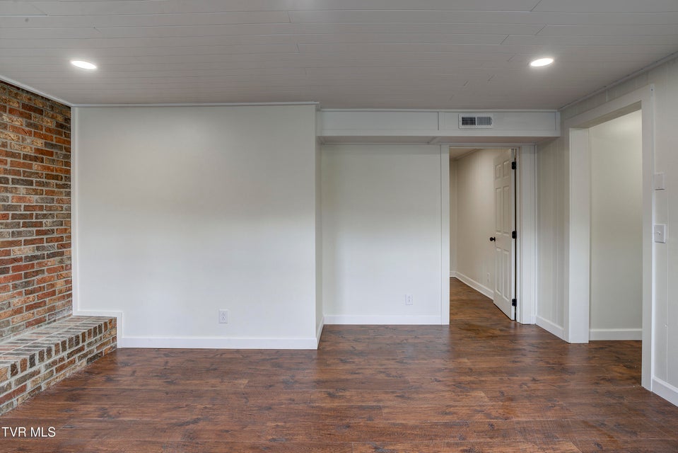 Photo #34: 3017 Winesap Road