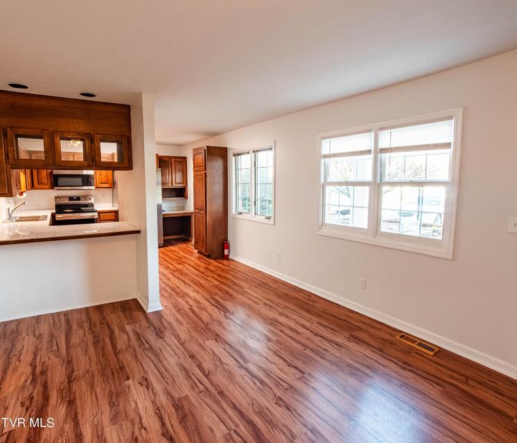 Photo #3: 802 Locust Street