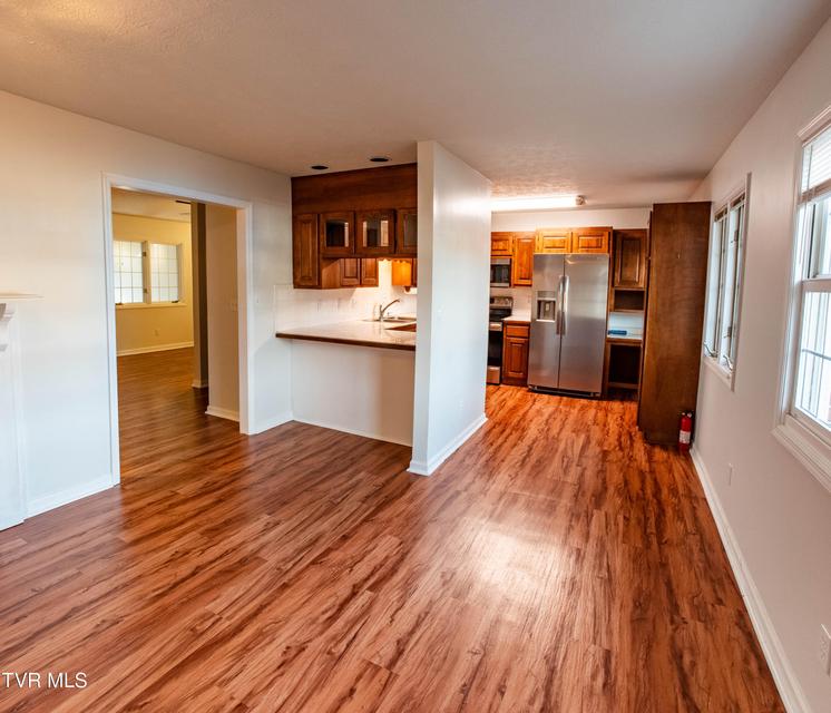 Photo #4: 802 Locust Street