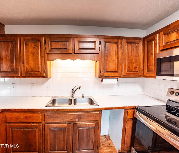 Photo #6: 802 Locust Street