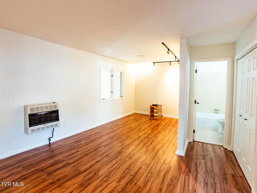 Photo #10: 802 Locust Street