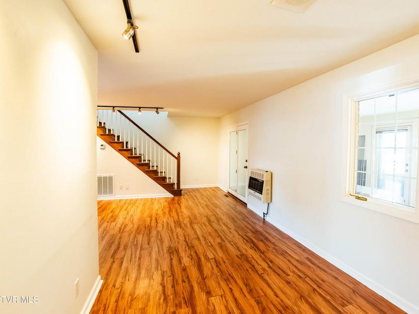 Photo #11: 802 Locust Street