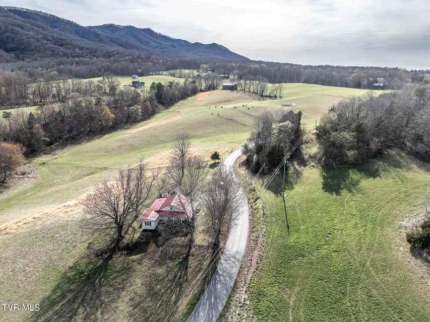 Photo #72: 645 Garrett Hill Road