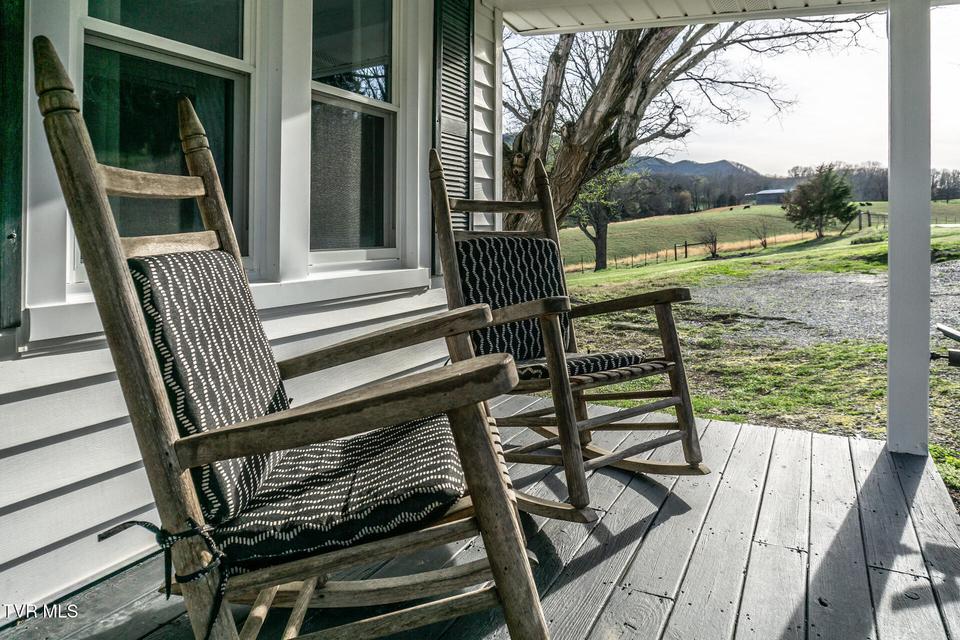 Photo #7: 645 Garrett Hill Road