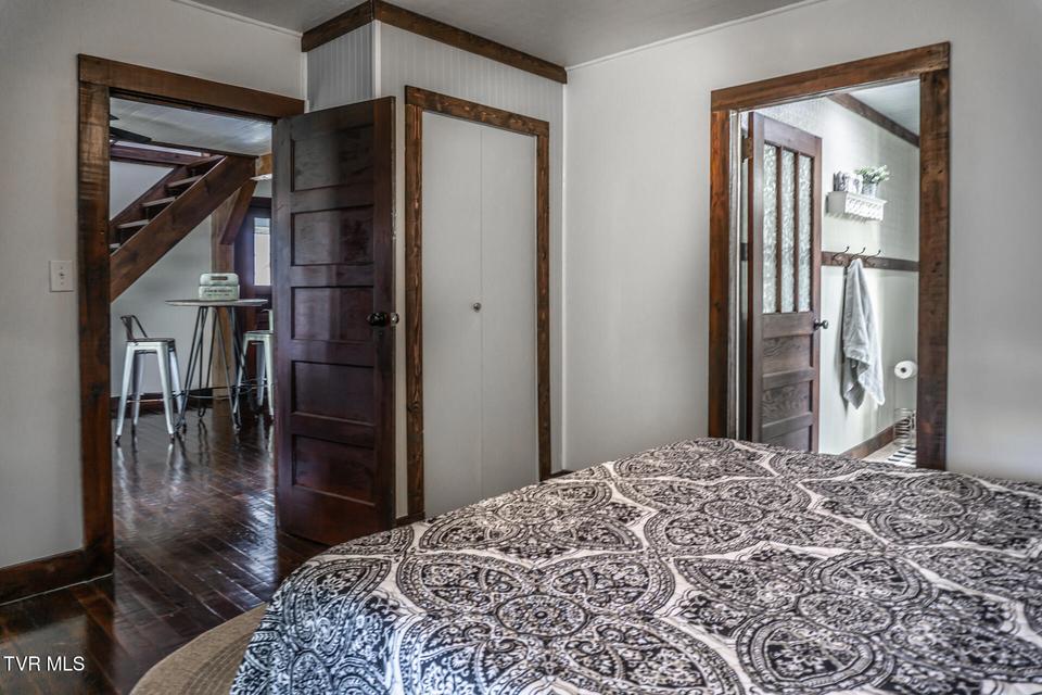 Photo #24: 645 Garrett Hill Road