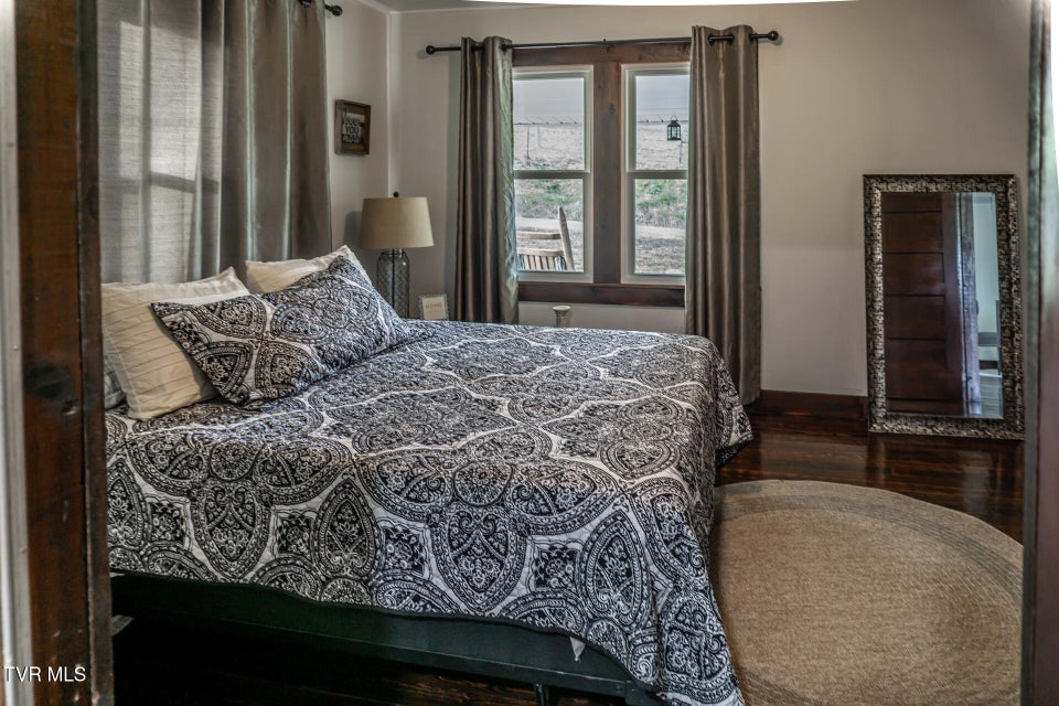 Photo #23: 645 Garrett Hill Road