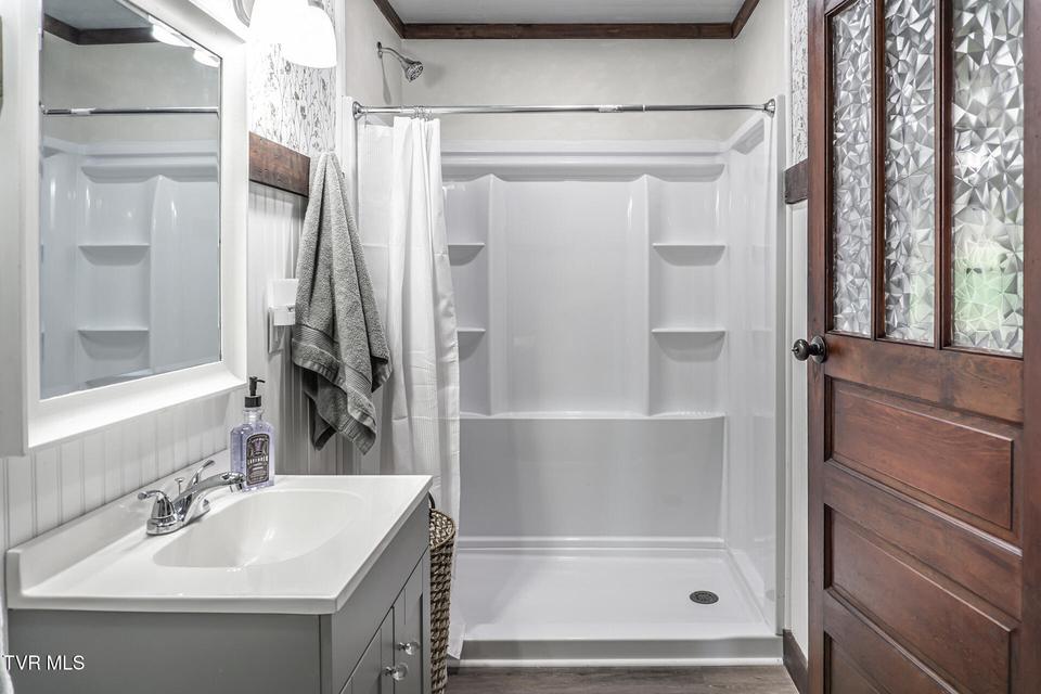 Photo #35: 645 Garrett Hill Road