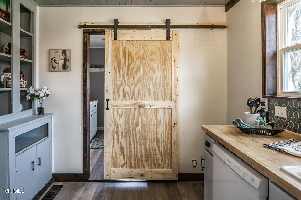 Photo #21: 645 Garrett Hill Road