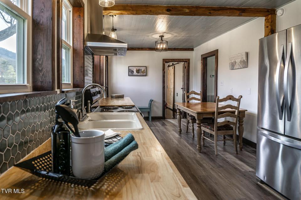 Photo #15: 645 Garrett Hill Road