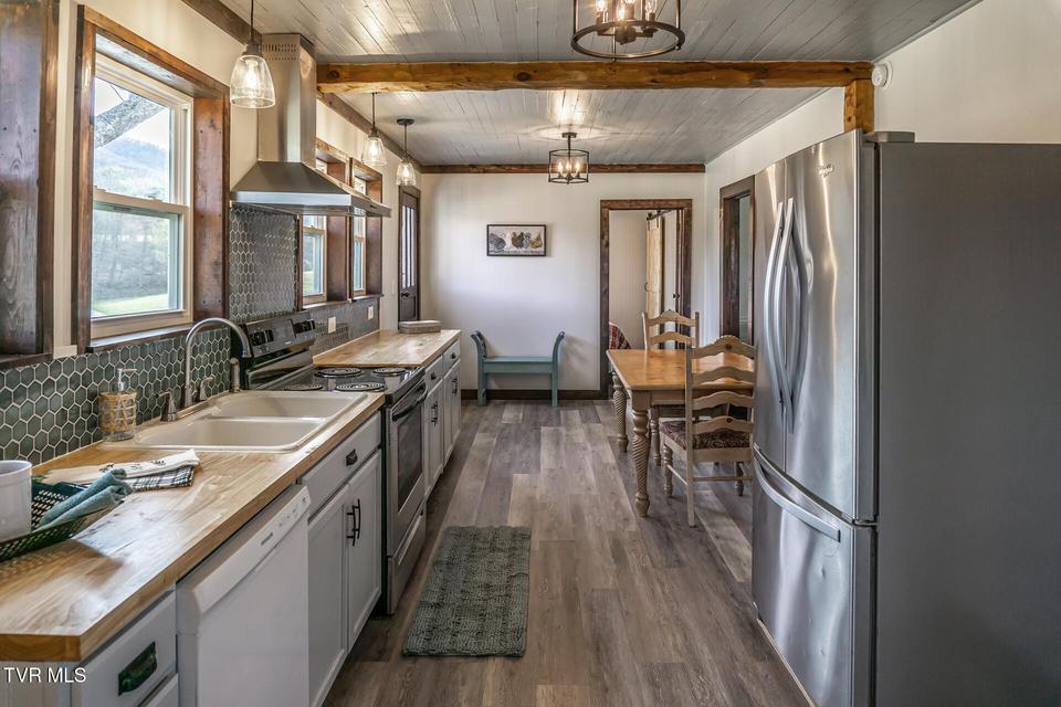 Photo #14: 645 Garrett Hill Road