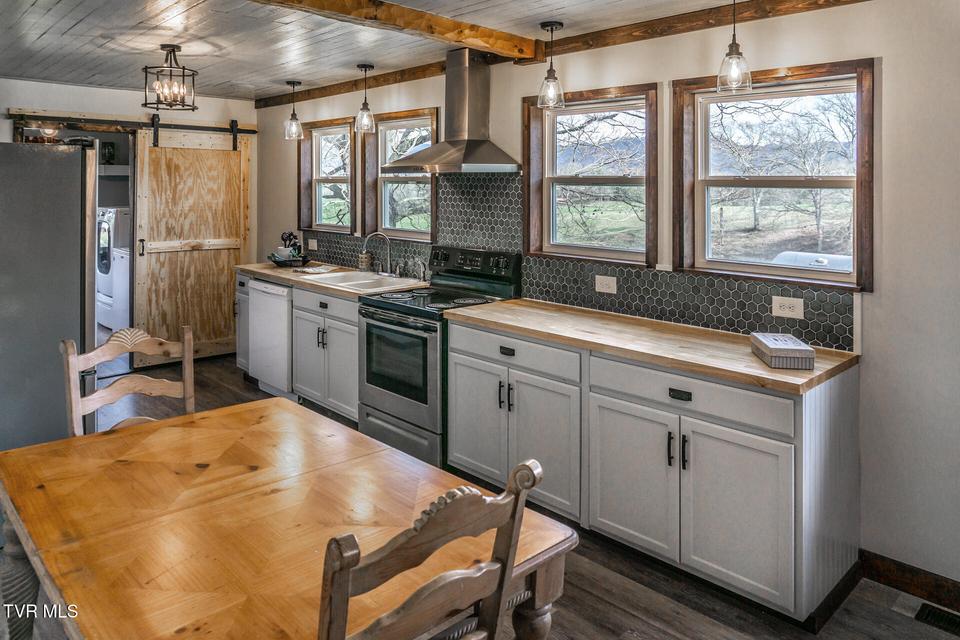 Photo #12: 645 Garrett Hill Road