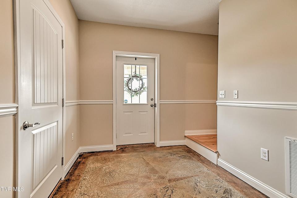 Photo #38: 105 Smartview Lane