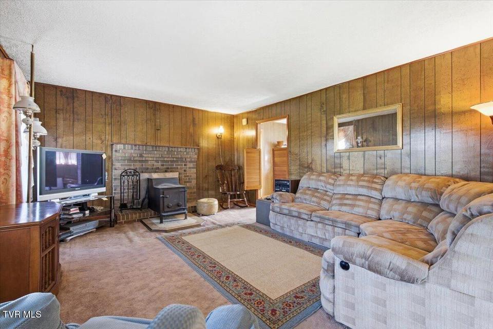 Photo #2: 533 Monte Vista Drive