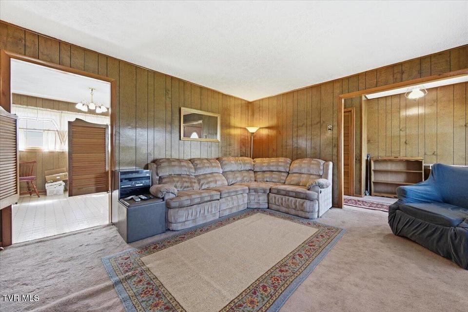 Photo #4: 533 Monte Vista Drive