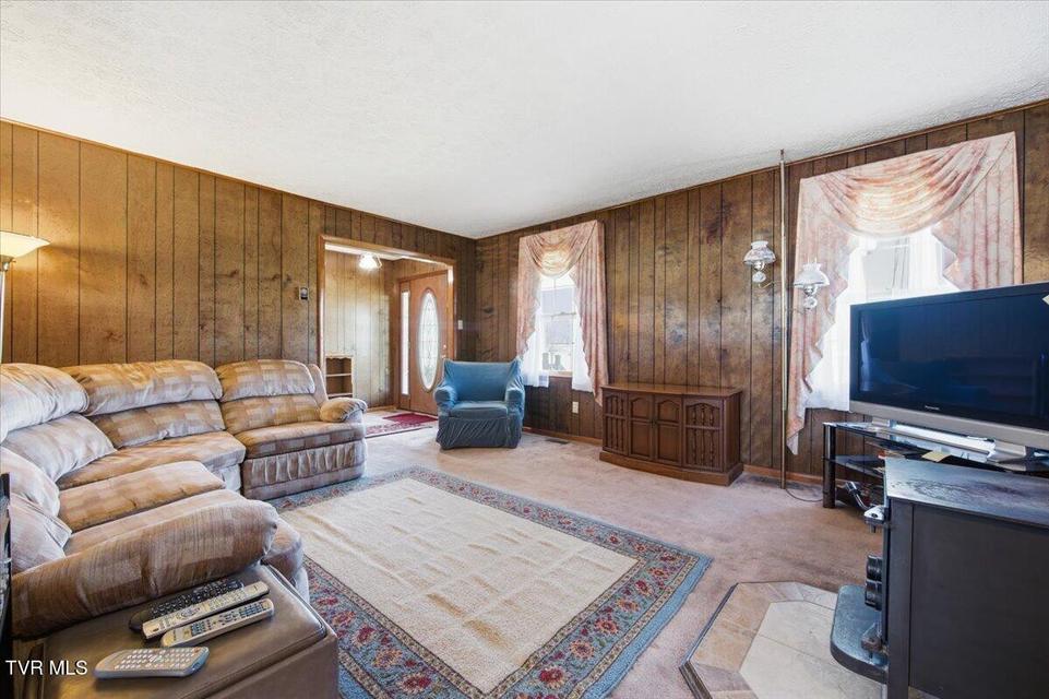 Photo #5: 533 Monte Vista Drive