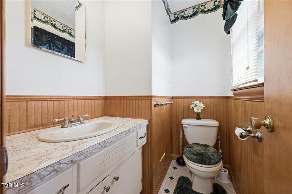 Photo #19: 533 Monte Vista Drive