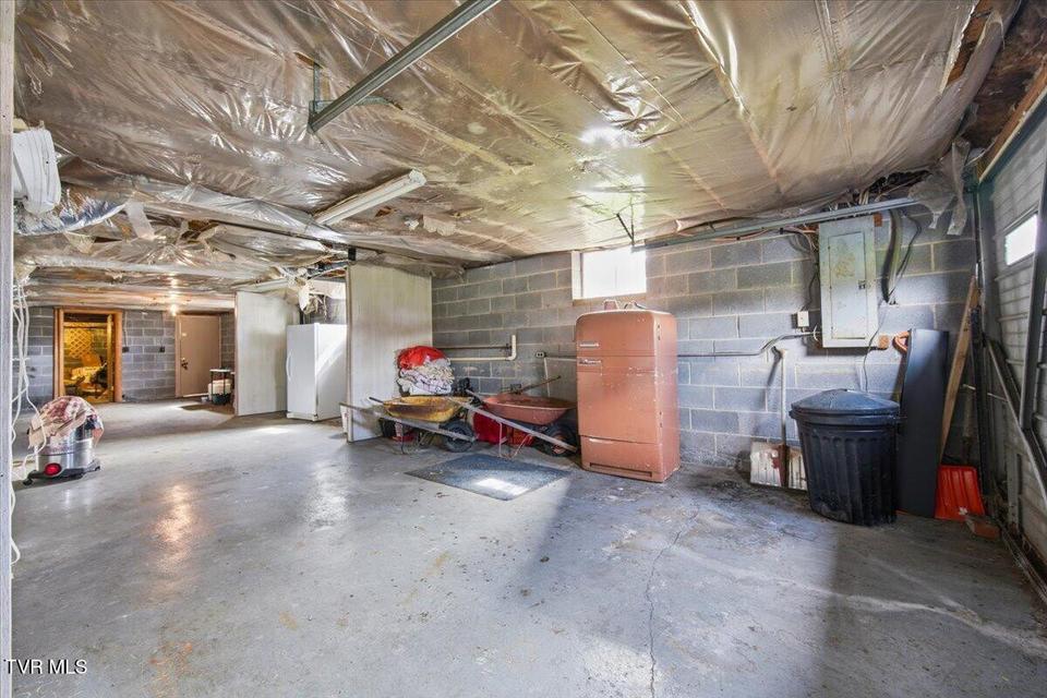 Photo #24: 533 Monte Vista Drive