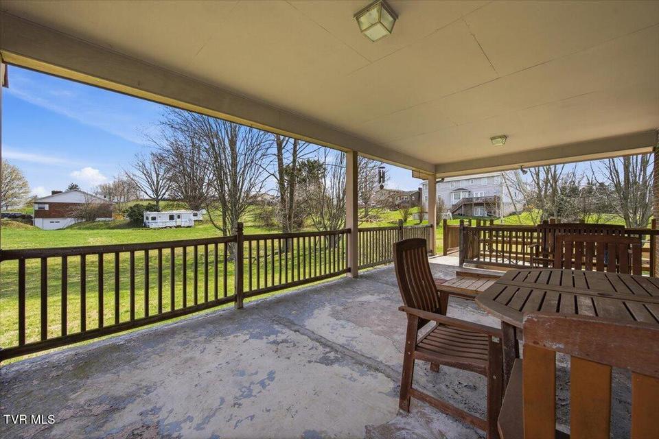 Photo #30: 533 Monte Vista Drive