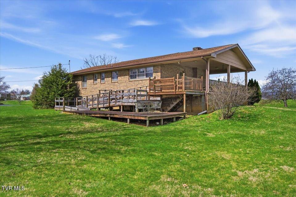 Photo #37: 533 Monte Vista Drive