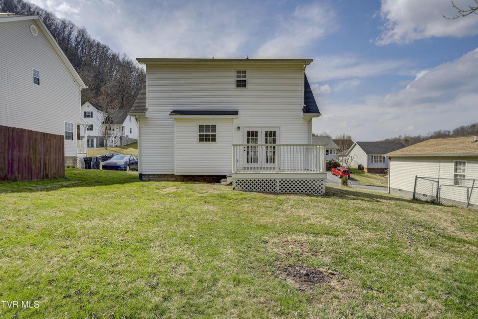 Photo #3: 121 Saint James Place