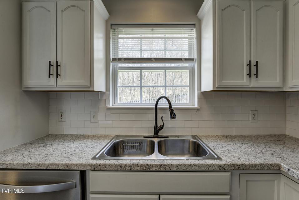 Photo #13: 121 Saint James Place