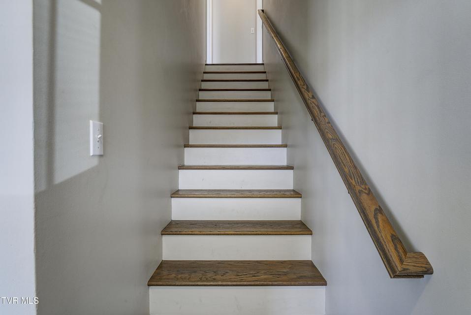 Photo #22: 121 Saint James Place