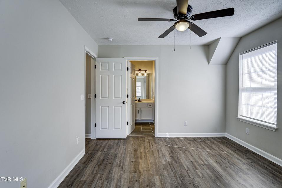 Photo #26: 121 Saint James Place