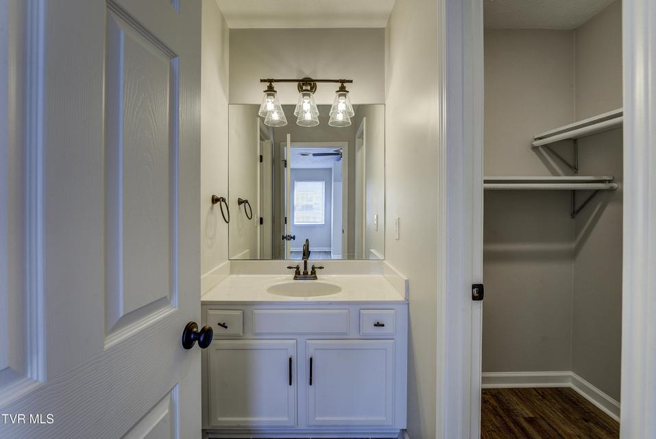 Photo #27: 121 Saint James Place