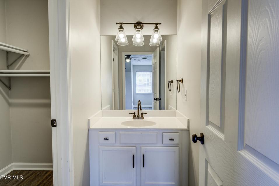 Photo #33: 121 Saint James Place