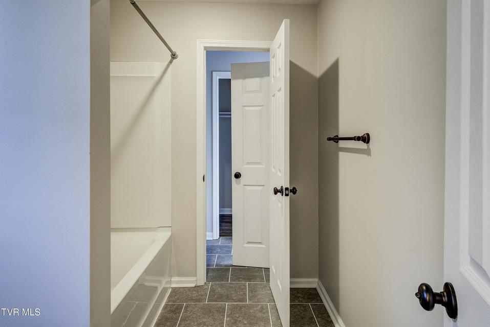 Photo #35: 121 Saint James Place