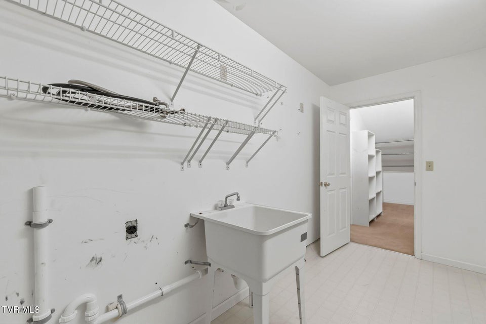 Photo #37: 449 Chuckey Overlook 