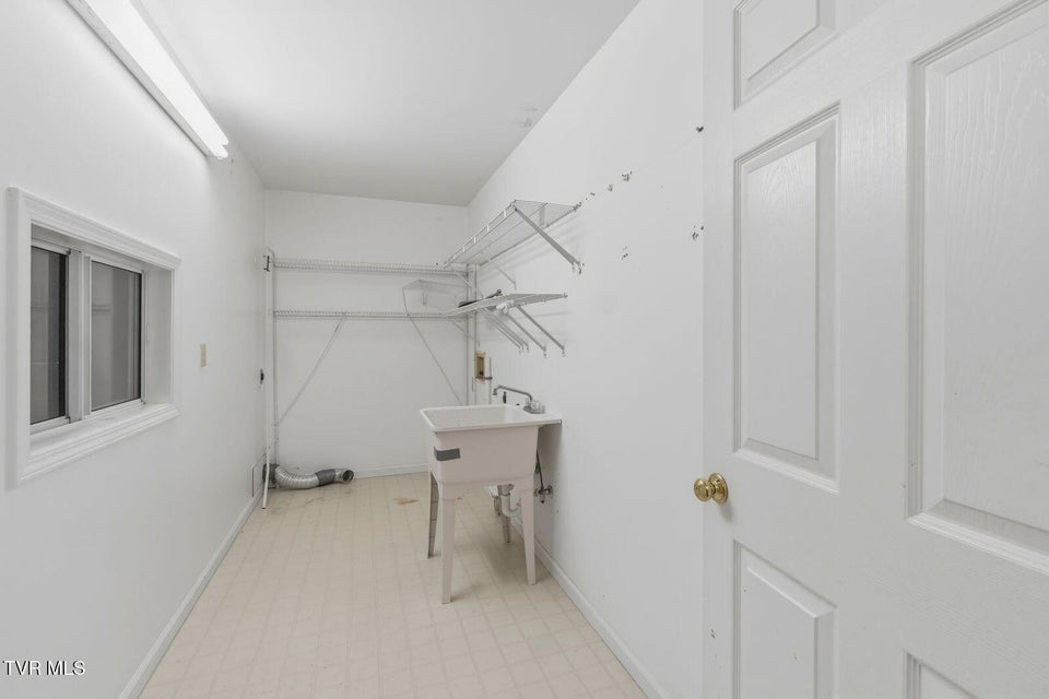 Photo #38: 449 Chuckey Overlook 