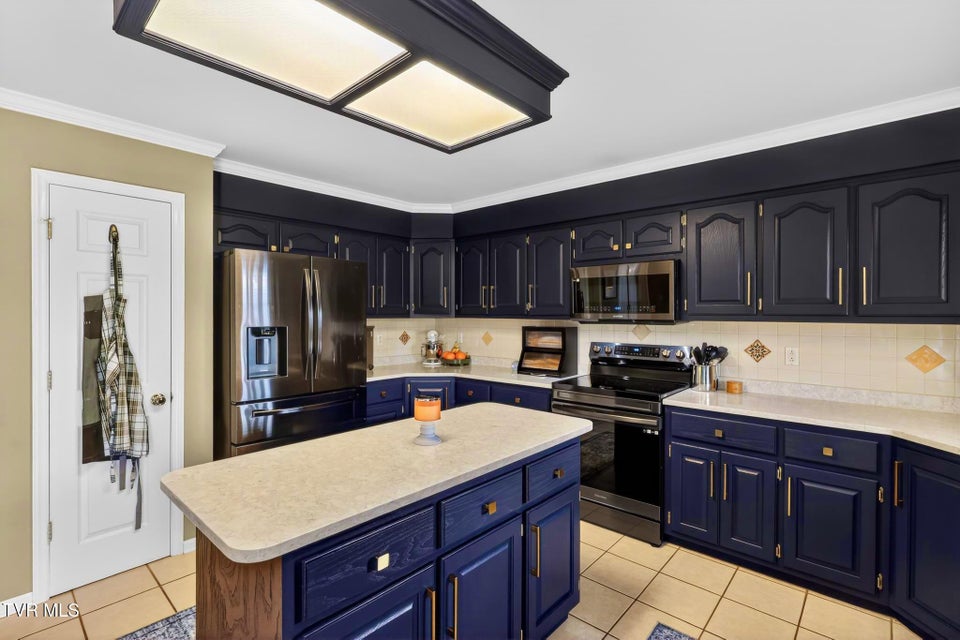 Photo #11: 105 Meadow Court